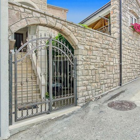 Apartments Petra ボル エクステリア 写真