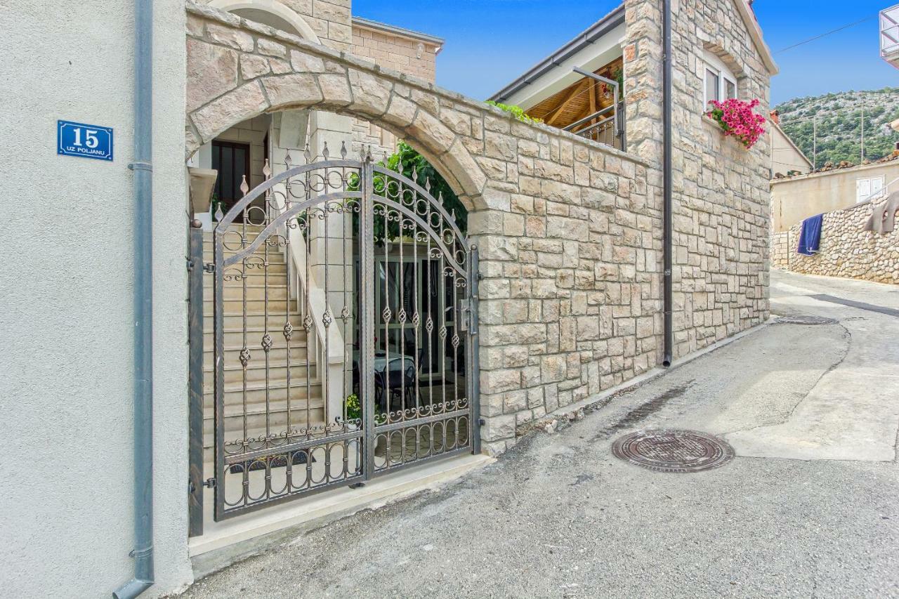Apartments Petra ボル エクステリア 写真
